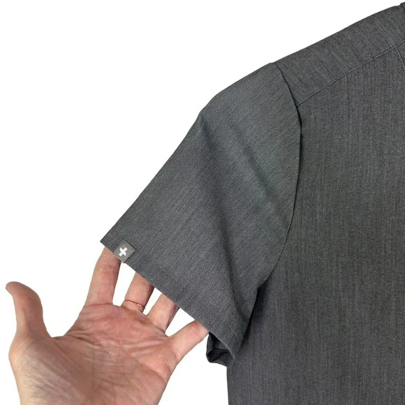 FIGS Gray Technical Collection Scrub Top Size Small - Picture 3 of 6